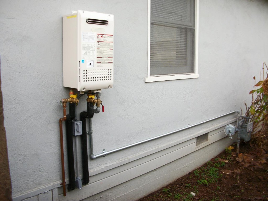 Tankless Water Heaters vs Hot Water Tanks